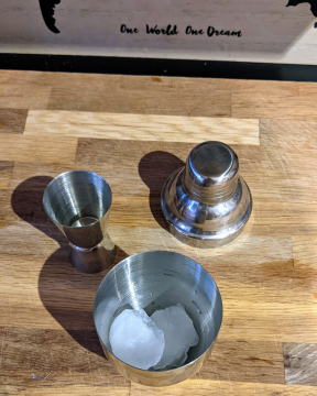 shaker-glacon-Cocktail-Madeleine