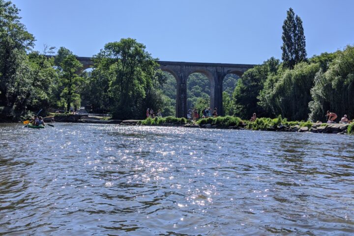 Kayak à Pont d’Ouilly : escapade nature en Suisse Normande