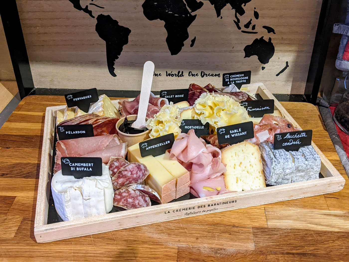 Dans ce restaurant, dégustez le plus grand plateau de fromages du