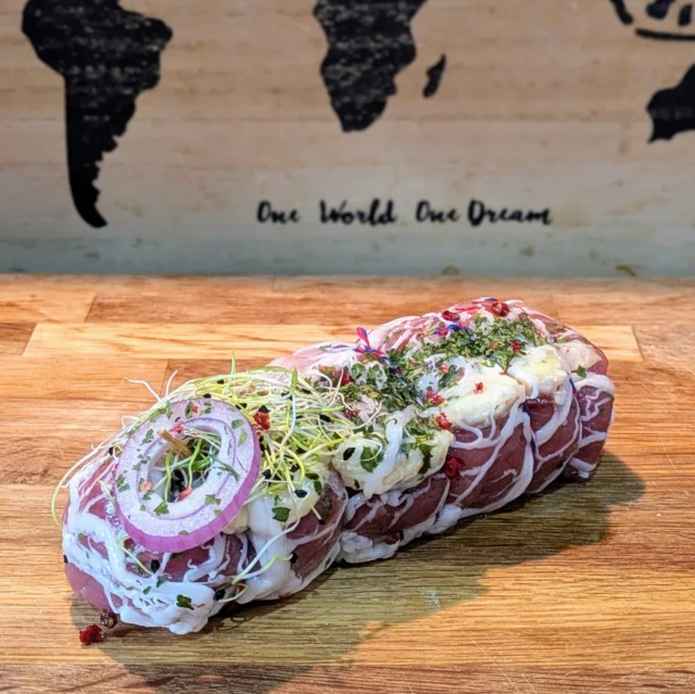 🍽️ Le festin du dimanche ! 🤩🔥

Aujourd’hui, on régale vos papilles avec deux délices faits maison par Boucherie Les Compères :

🥞 Gâteau de crêpes – Une entrée originale et savoureuse pour bien commencer le repas !
🥩 Filet mignon chèvre miel – Une alliance parfaite entre tendresse et douceur !

Bon appétit 😋

#Gastronomie #DimancheGourmand #BoucherieArtisanale #FiletMignon #FromageChèvre #ViandeDeQualité #PassionCulinaire #MangerMieux #RecettesFaciles #CuisineMaison #DînerEnFamille #ArtisanBoucher #Gourmandise #AmourDeLaCuisine #FoodLover #RepasDuDimanche #Gourmets #DélicesSalés #EntréeGourmande #SaveursAuthentiques #MomentGourmand #BonAppétit 🍷✨